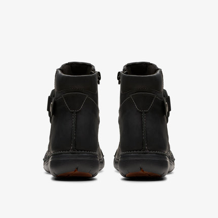 Clark's Un Loop Up (Women's) - Black Leather