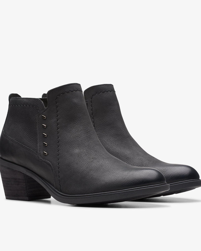 Clarks Neva Lo (Women’s) - Black Leather