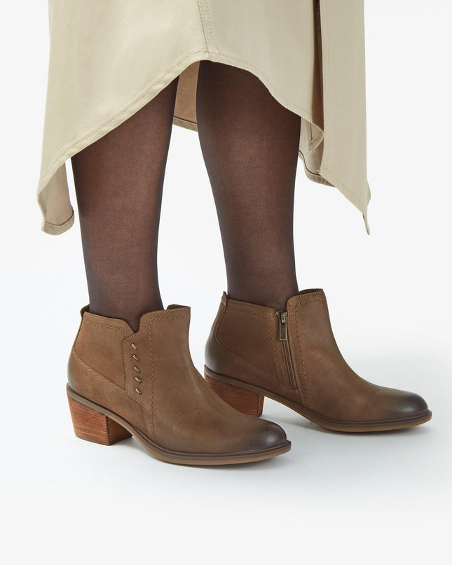 Clarks Neva Lo (Women’s) - Dark Tan Leather