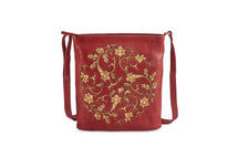 Size: 28 x 25 x 8 cm / BURGUNDY