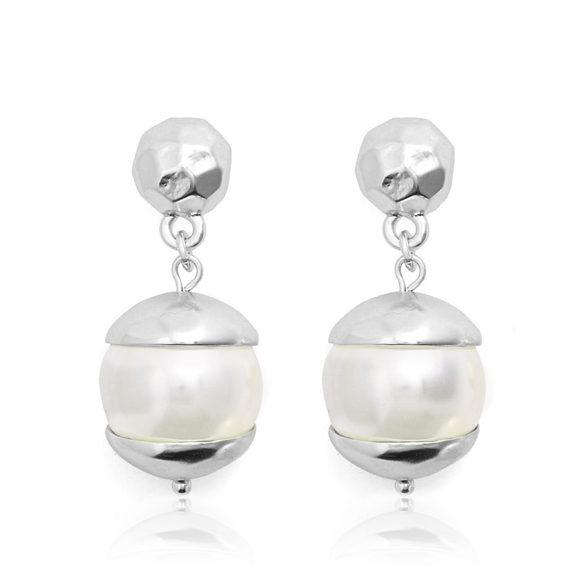 Mixed pearl and silver earring