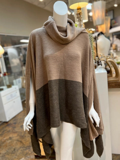 PRETTY PERSUASIONS Milan Walk Poncho