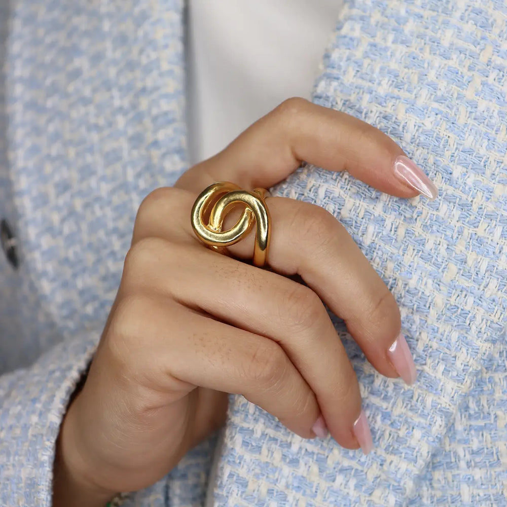 Intertwined Link Oversize Ring - Gold