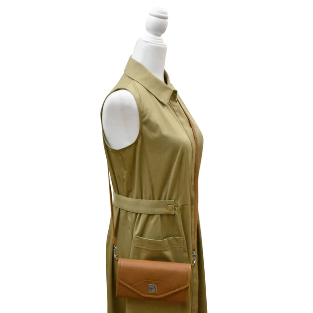 ILI Turn Lock Wallet Clutch