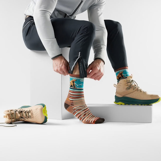 Smartwool Hike Bear Stripe Mid Crew Socks - (Unisex) - Picante
