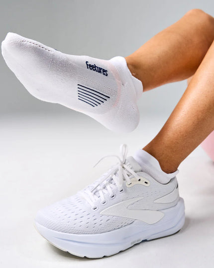Feetures Elite Light Cushion No Show Tab - White Rose