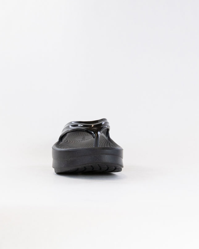 OOFOS OOMega Oolala Thong Sandal (Women's) - Black