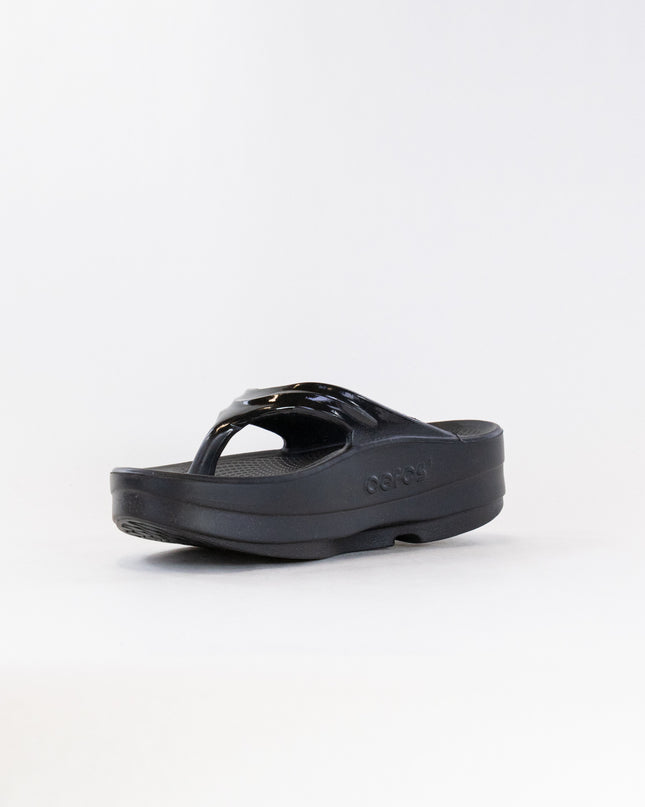 OOFOS OOMega Oolala Thong Sandal (Women's) - Black