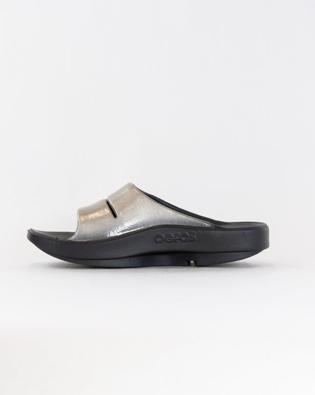 OOFOS OOahh Luxe Slide Sandal (Women's) - Latte