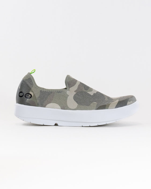 OOFOS OOmg Eezee Low Shoe (Women's) - White/Green Camo