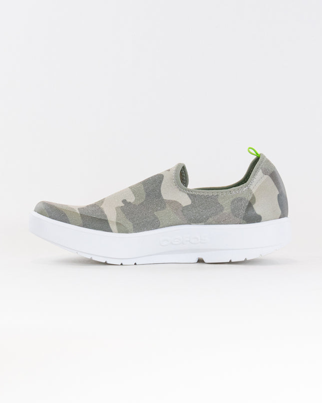 OOFOS OOmg Eezee Low Shoe (Women's) - White/Green Camo