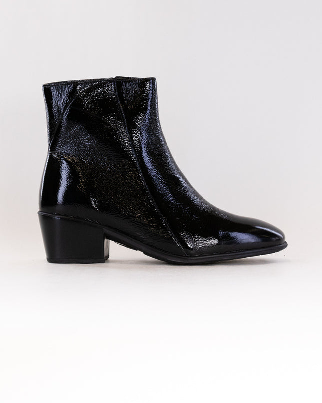 Naot Goodie (Women's) - Black Crinkle Patent Leather