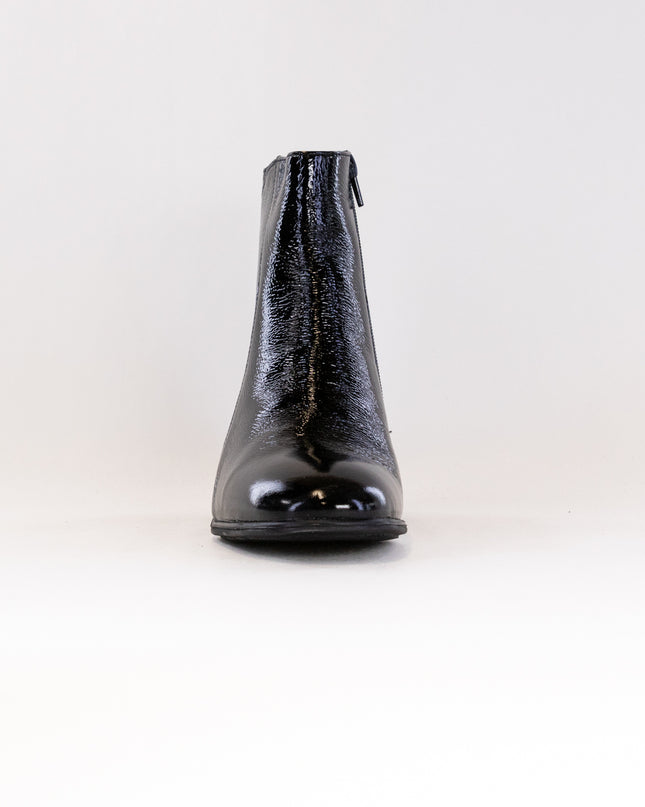 Naot Goodie (Women's) - Black Crinkle Patent Leather