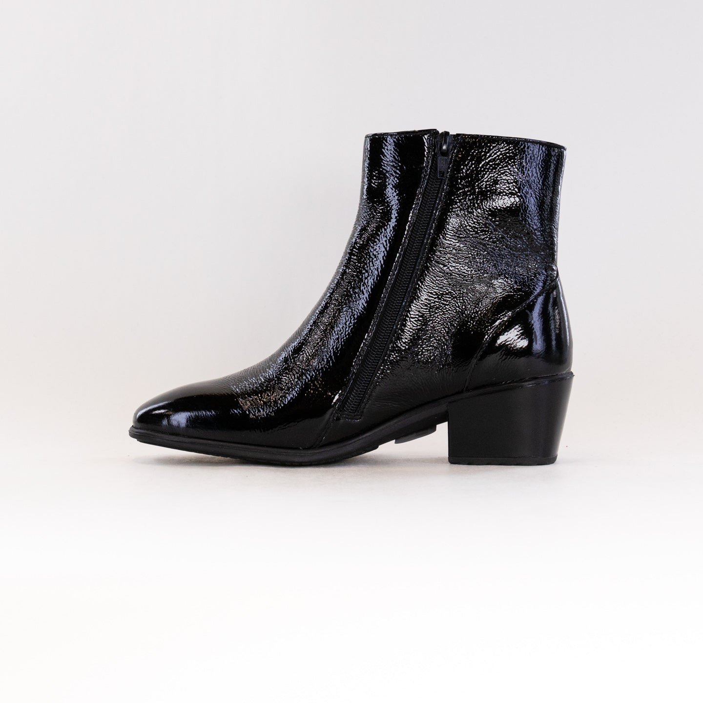 Naot Goodie (Women's) - Black Crinkle Patent Leather