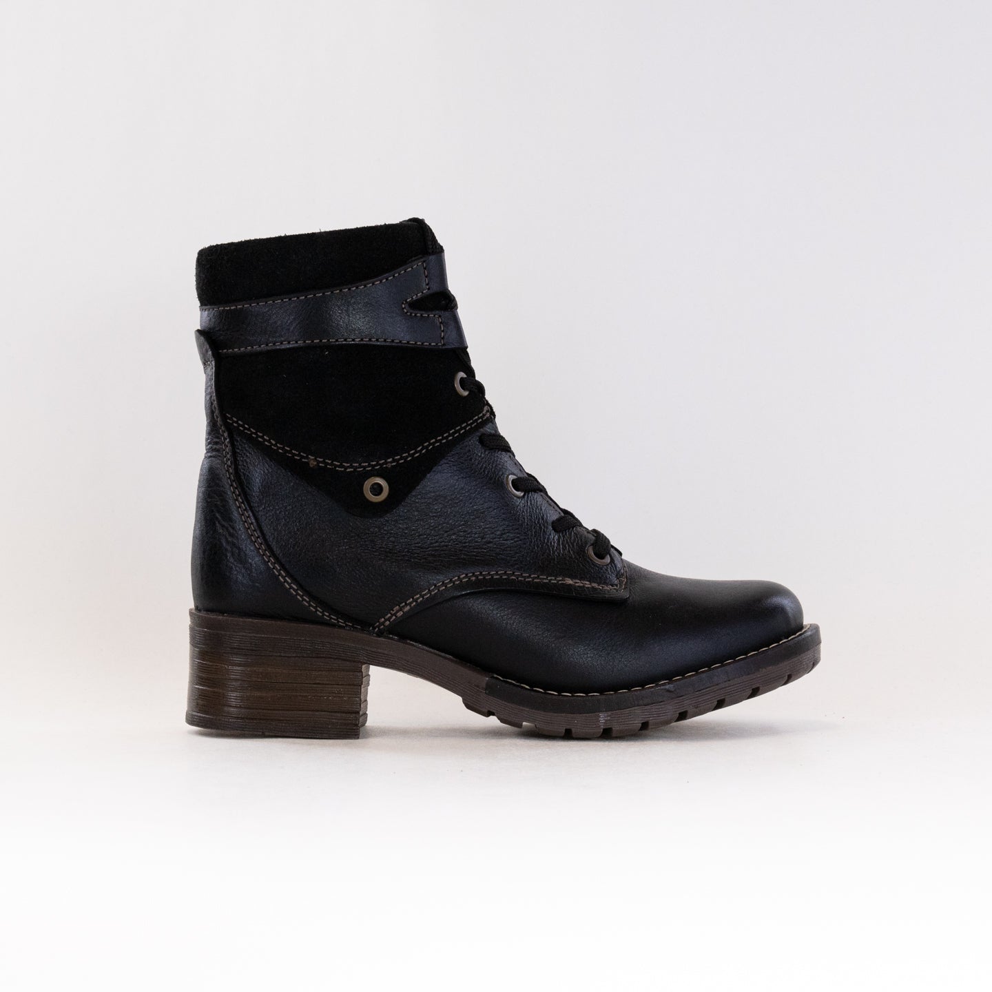 Dromedaris Kara Suede Wide (Women's) - Black