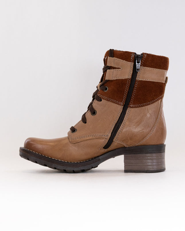 Dromedaris Kara Suede (Women's) - Saddle