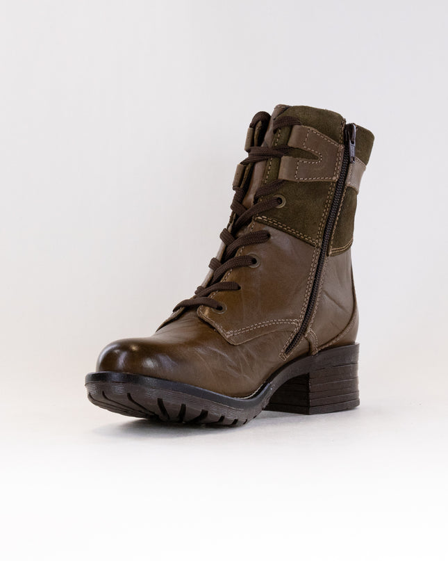 Dromedaris Kara Suede (Women's) - Olive