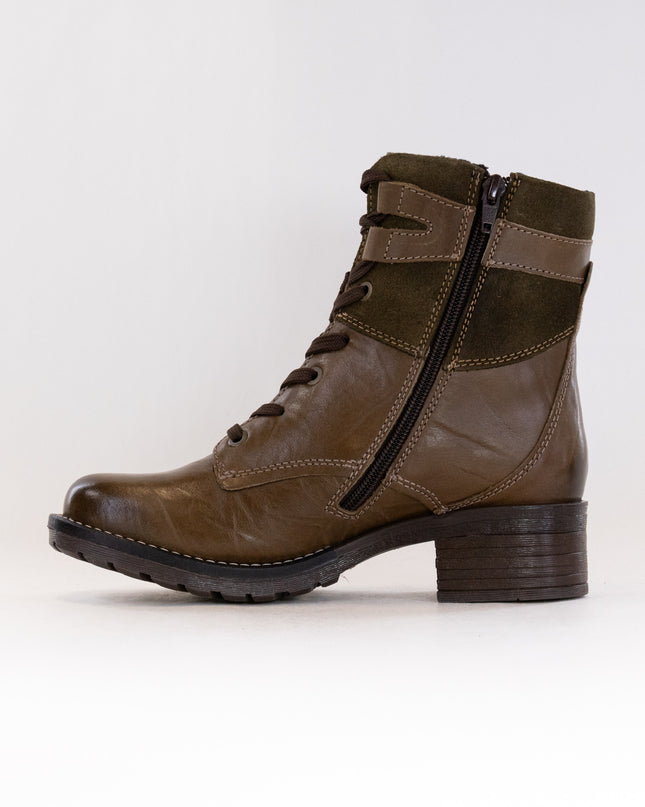 Dromedaris Kara Suede (Women's) - Olive