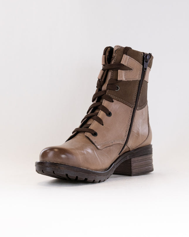 Dromedaris Kara Suede (Women's) - Taupe