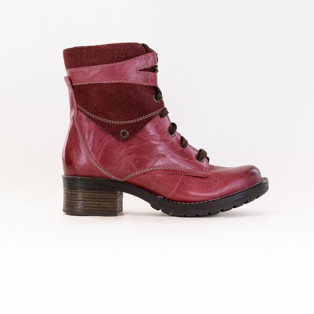 Dromedaris Kara Suede Wide (Women's) - Red