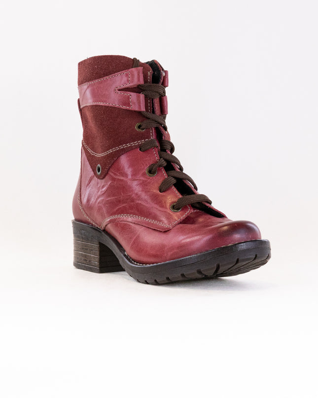 Dromedaris Kara Suede Wide (Women's) - Red
