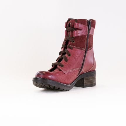 Dromedaris Kara Suede Wide (Women's) - Red