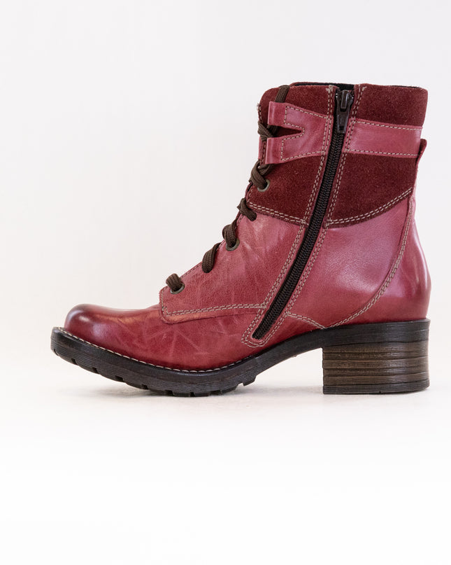Dromedaris Kara Suede Wide (Women's) - Red