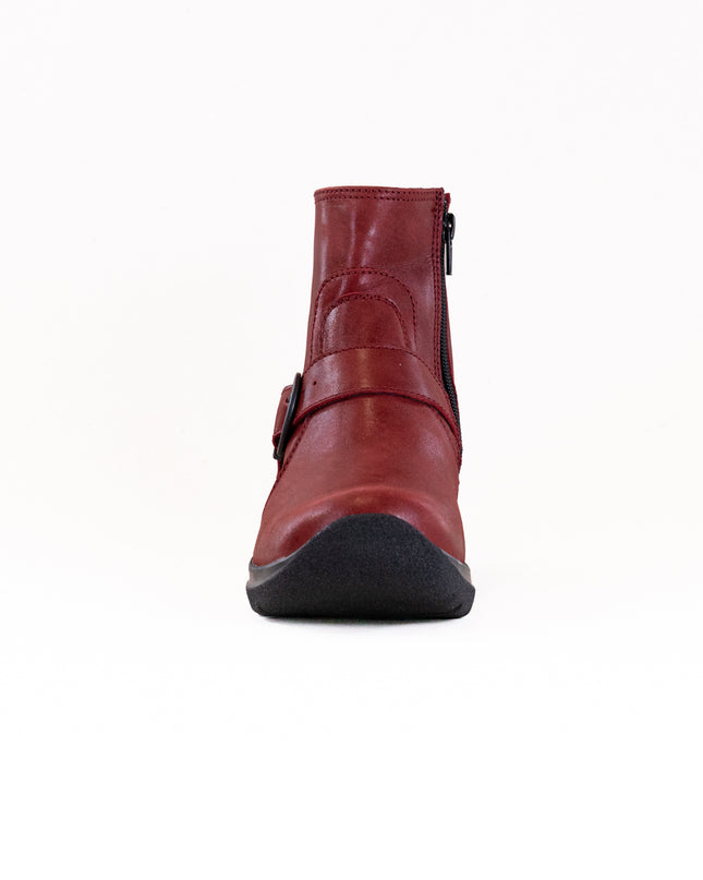 Wolky Okay (Women's) - Cherry Red Fantastic