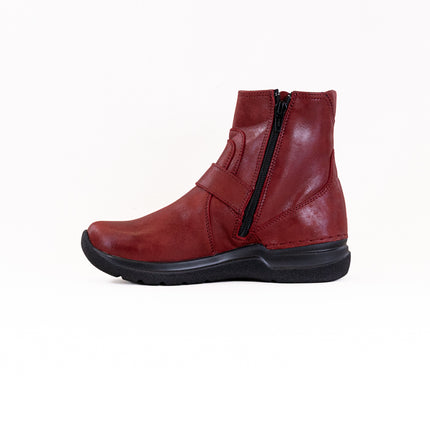 Wolky Okay (Women's) - Cherry Red Fantastic