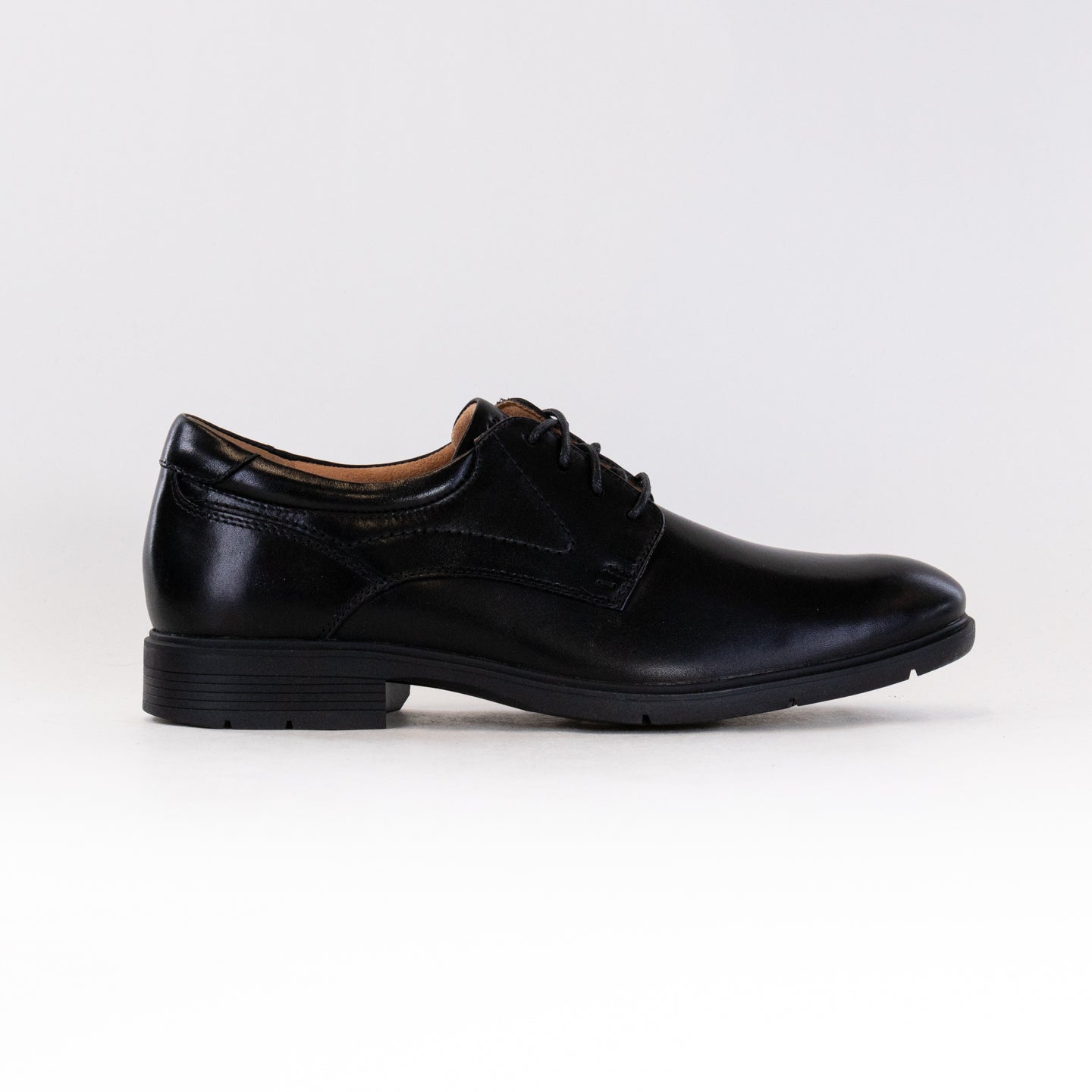 Clarks Eldredge Plain Toe Oxford (Men's) - Black Leather