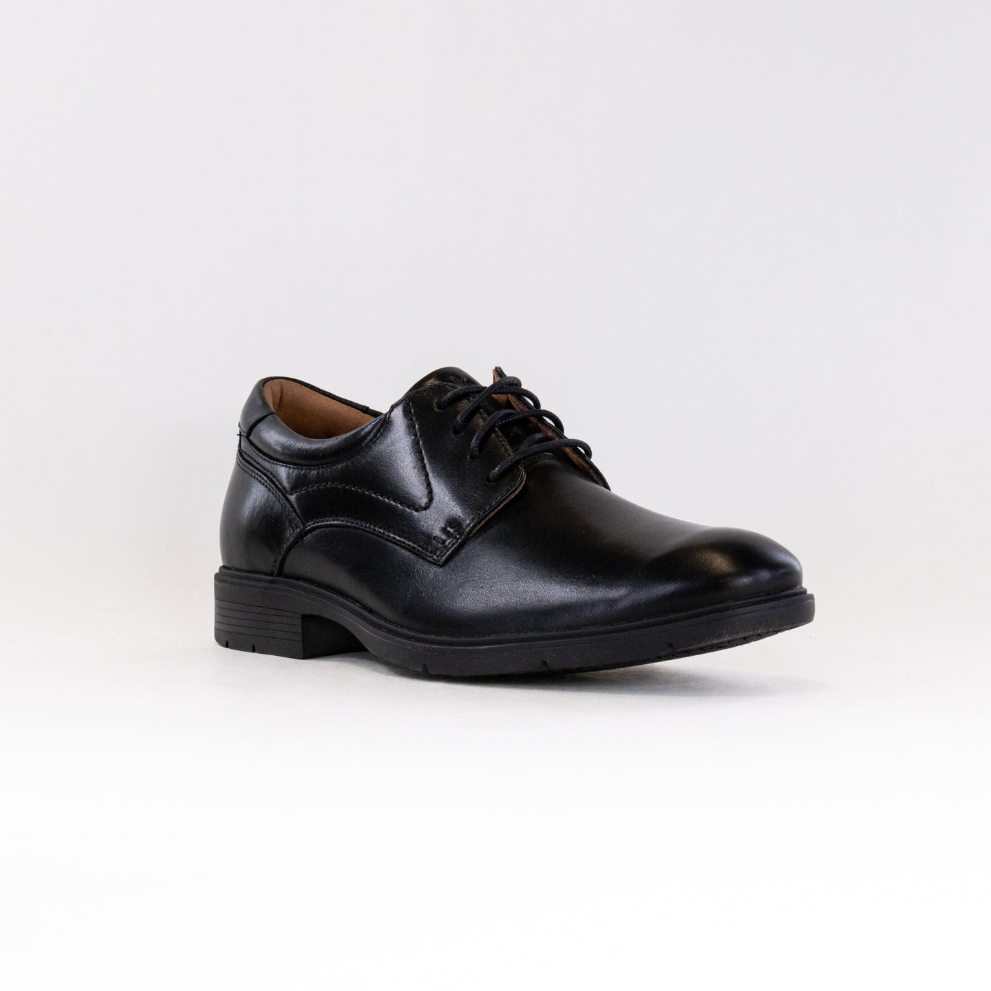 Clarks Eldredge Plain Toe Oxford (Men's) - Black Leather