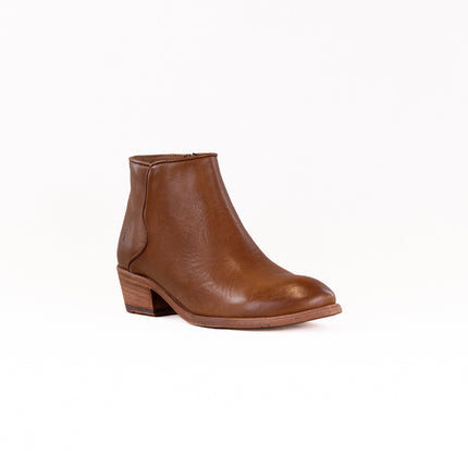 FRYE Carson Piping Bootie (Women's) - Caramel