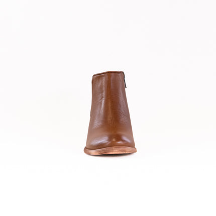 FRYE Carson Piping Bootie (Women's) - Caramel