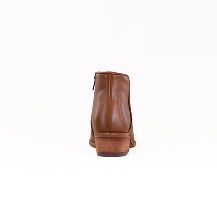 FRYE Carson Piping Bootie (Women's) - Caramel