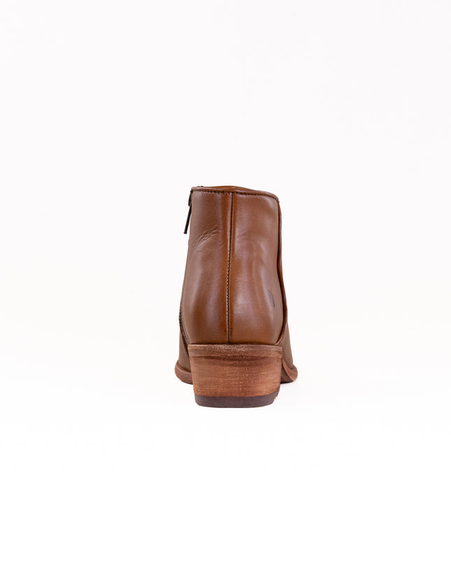 FRYE Carson Piping Bootie (Women's) - Caramel