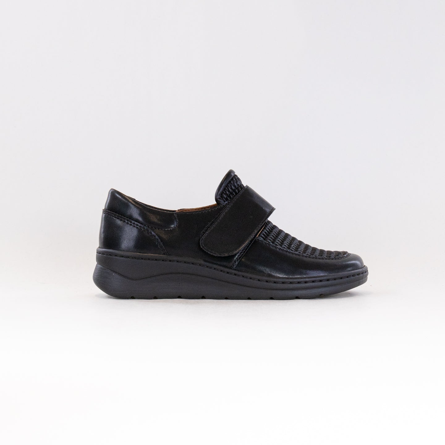 V-Italia 1219 (Women's) - Black Leather