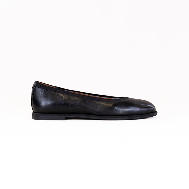 Vionic Caroll 2.0 Ballet Flat (Women's) - Black Leather