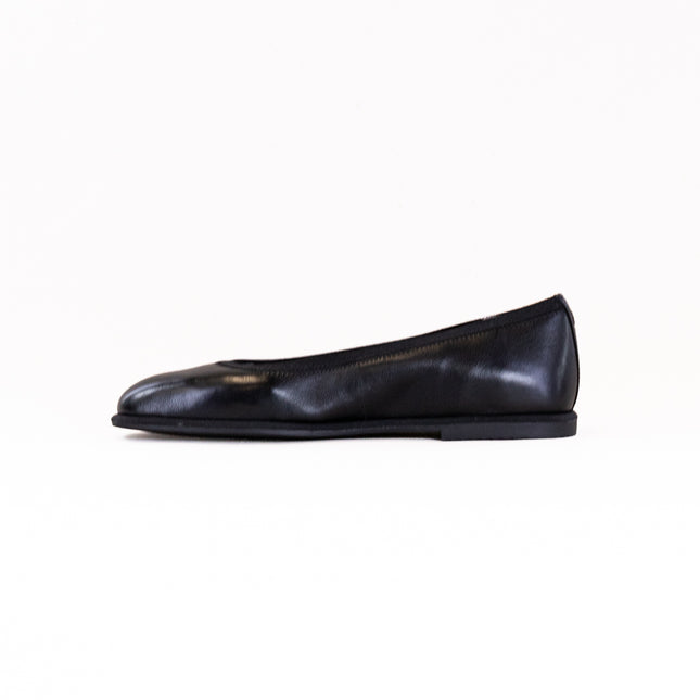 Vionic Caroll 2.0 Ballet Flat (Women's) - Black Leather