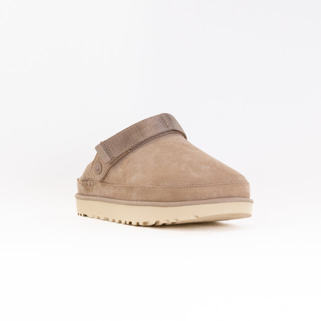 UGG Goldenstar Clog (Women's) - Sand