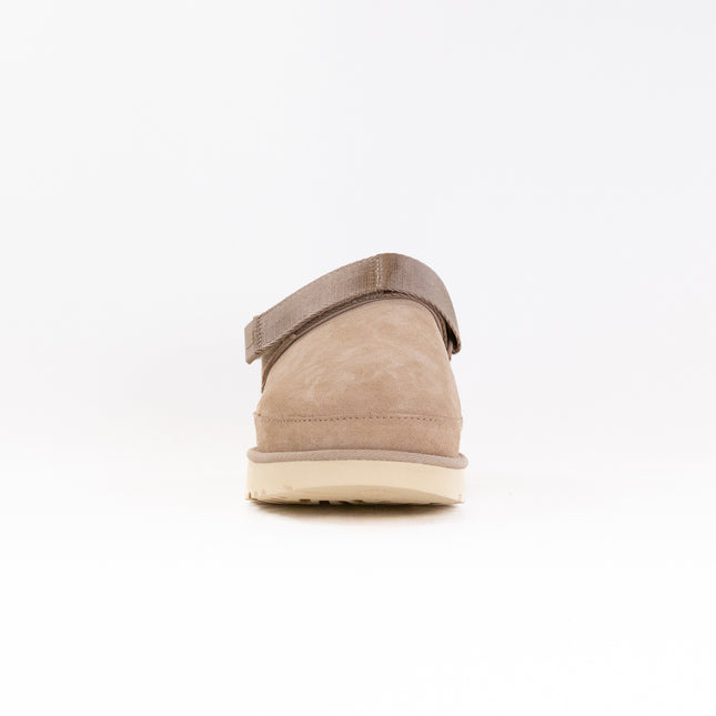 UGG Goldenstar Clog (Women's) - Sand