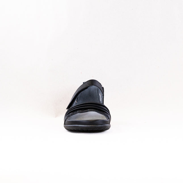 Naot Papaki (Women's) - Black Soft Leather