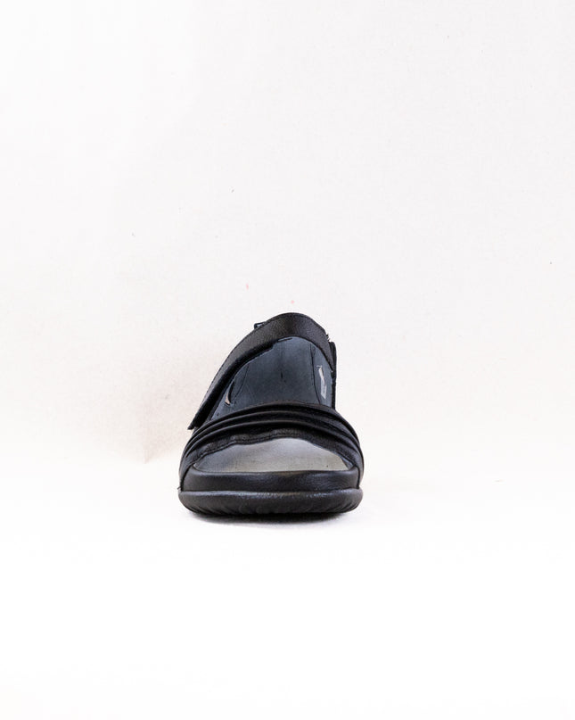 Naot Papaki (Women's) - Black Soft Leather