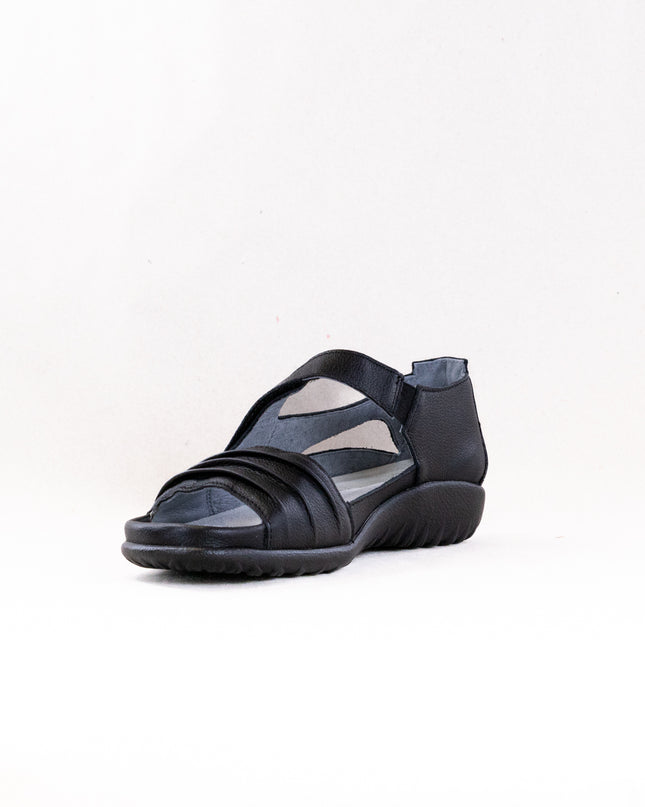 Naot Papaki (Women's) - Black Soft Leather