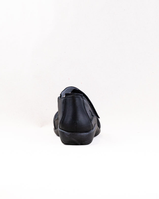Naot Papaki (Women's) - Black Soft Leather