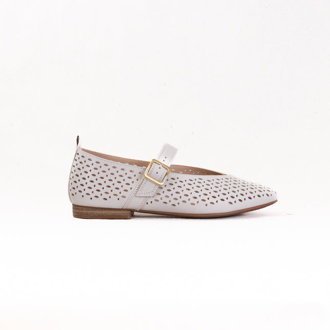 Clarks Fawna Jane (Women's) - Cream Leather