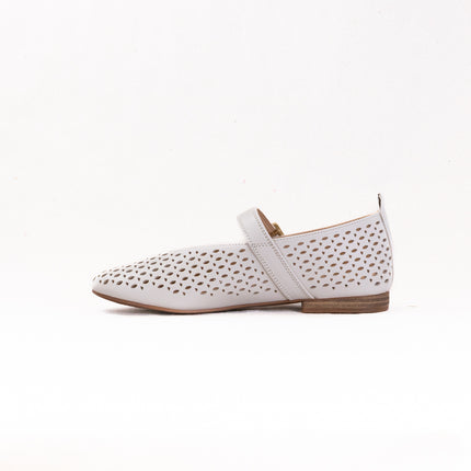 Clarks Fawna Jane (Women's) - Cream Leather