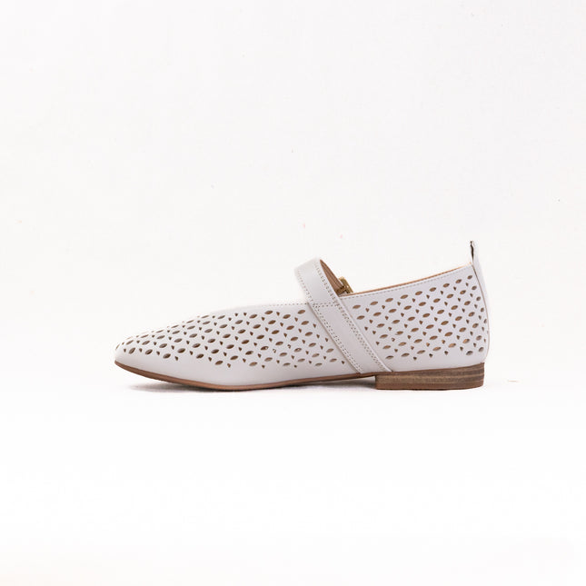 Clarks Fawna Jane (Women's) - Cream Leather