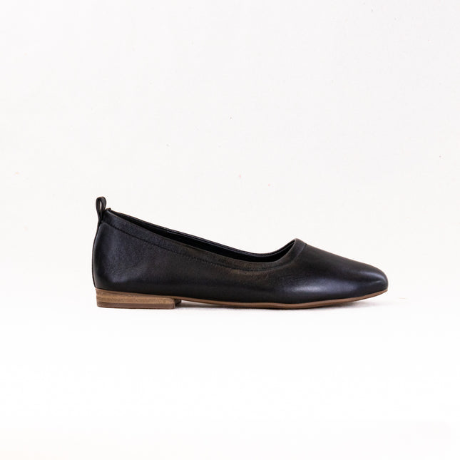 Clarks Fawna Soft (Women's) - Black Leather