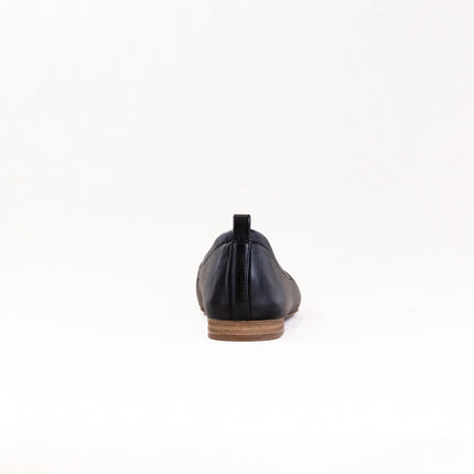 Clarks Fawna Soft (Women's) - Black Leather