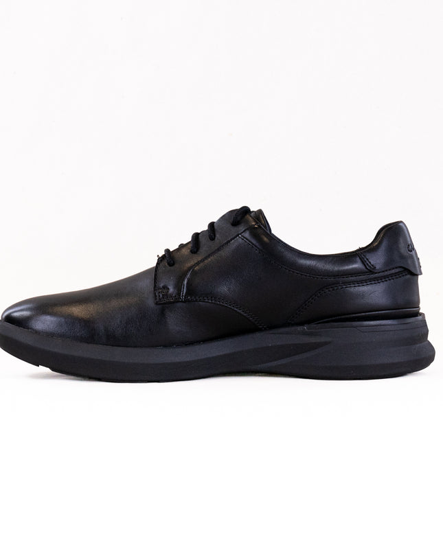 Clarks Code Hybrid Plain (Men's) - Black Smooth